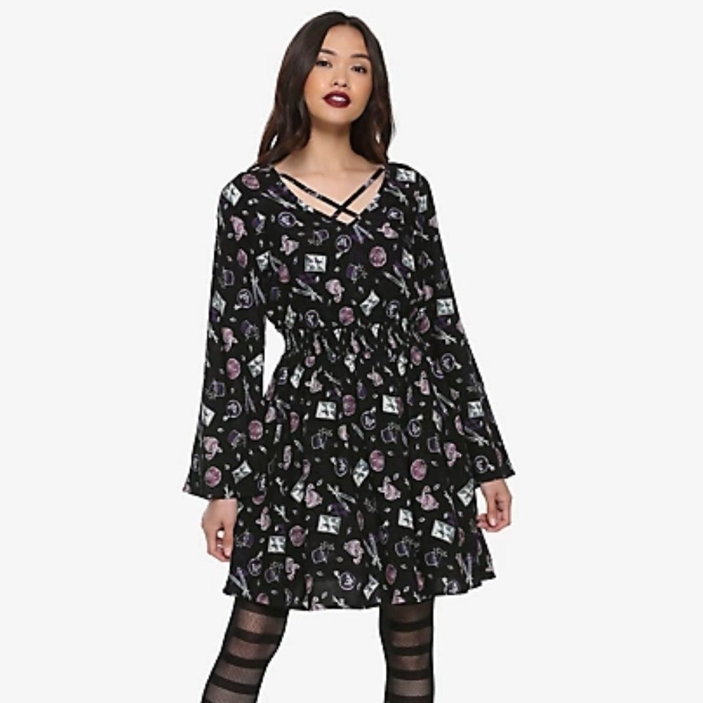 HARRY POTTER Weasleys' Wizard Wheezes Cinched Waist Diagon Alley Witch Dress